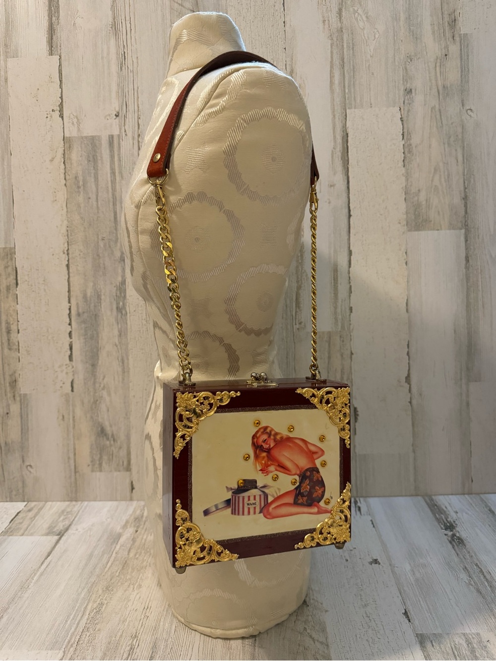 Elaine Laurent Signed Vintage Pin Up Girl Cigar Box Purse Goldtone Handmade
